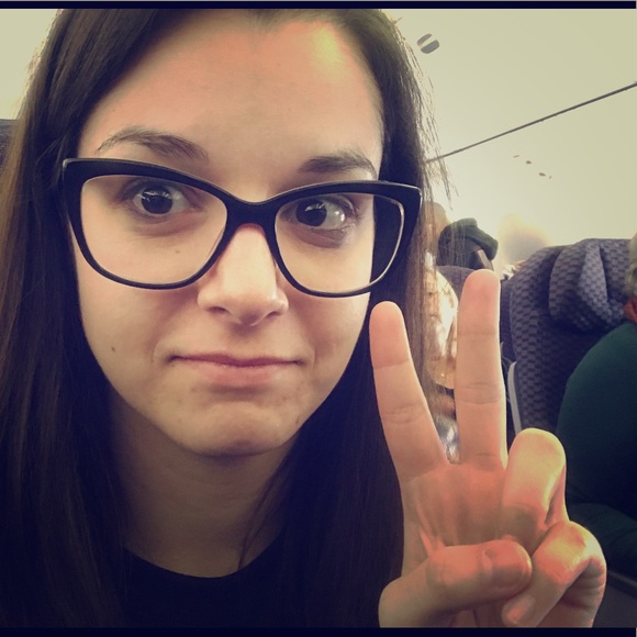 Meet your Posher, Catherine - Picture 1 of 3